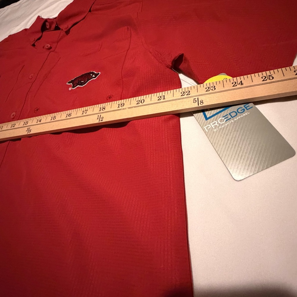 Pro Edge Red Short-Sleeve Button-Down Shirt with Embroidered Patch AR Razorbacks - Picture 3 of 6